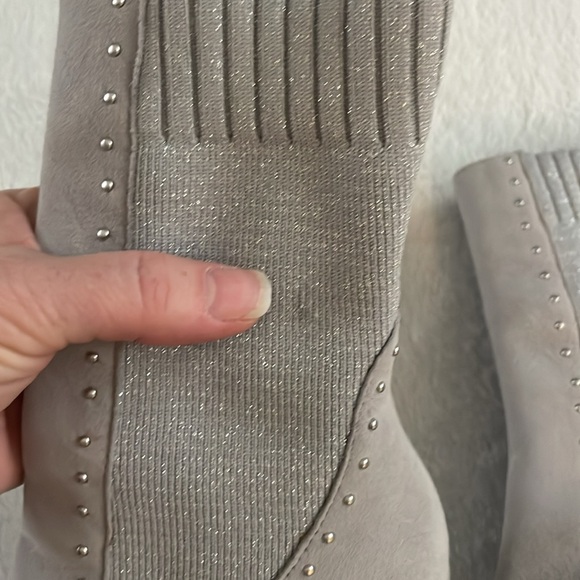 Dolce Vita Silver Ankle Bootie Boots Studded Chunky Heel Suede Leather Size 7.5 - Picture 13 of 15